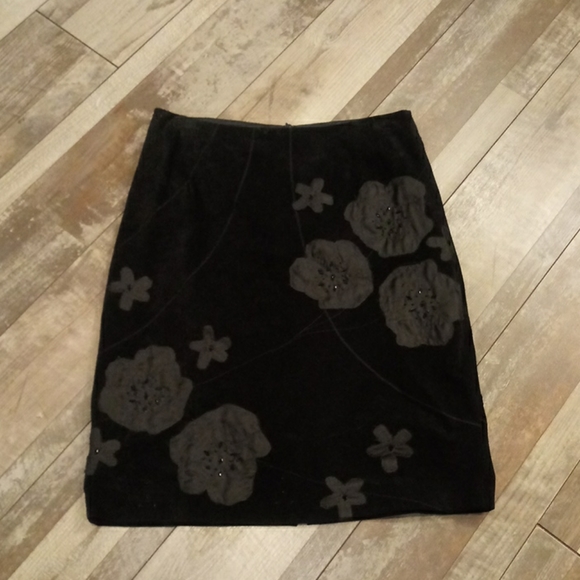 Muse Dresses & Skirts - Muse Leather Skirt Size 2